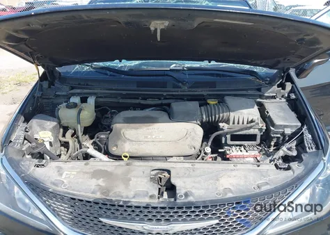 2017 Chrysler Pacifica Touring-L из США, поврежденный, VIN 2C4RC1BG4HR795053